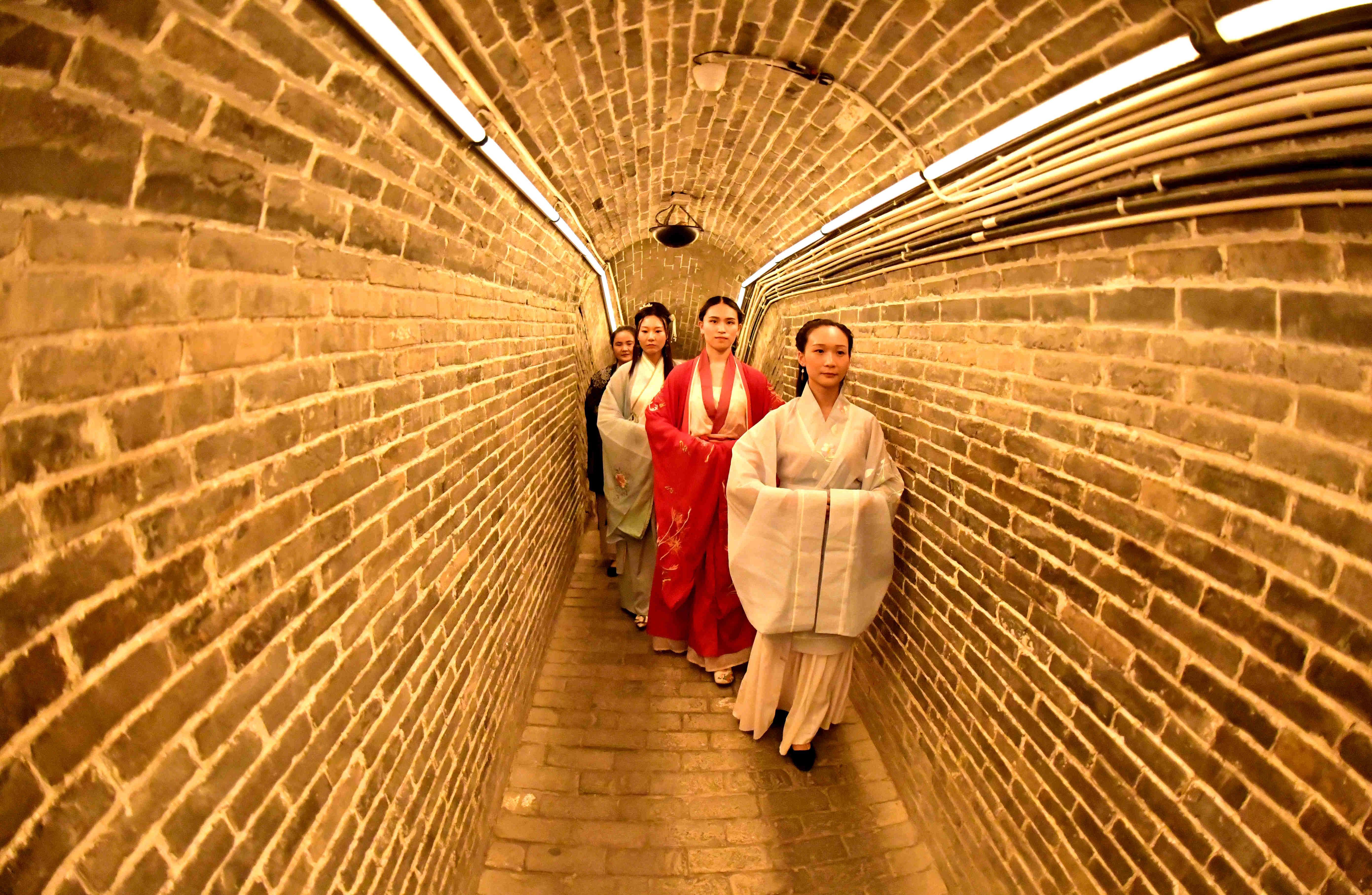 曹操运兵道——Liu Qinli.jpg