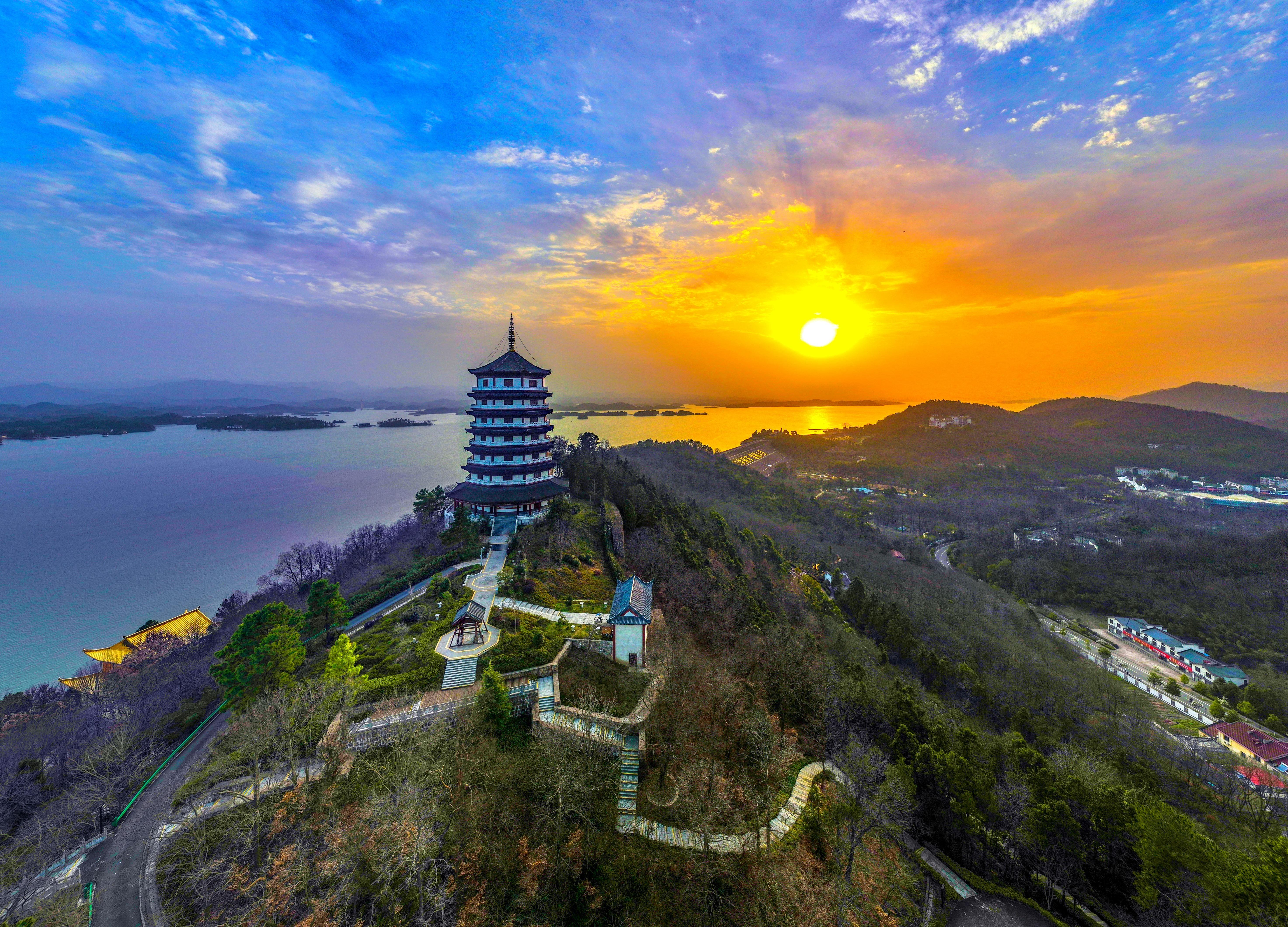 万佛湖——Ren Changbo.jpg