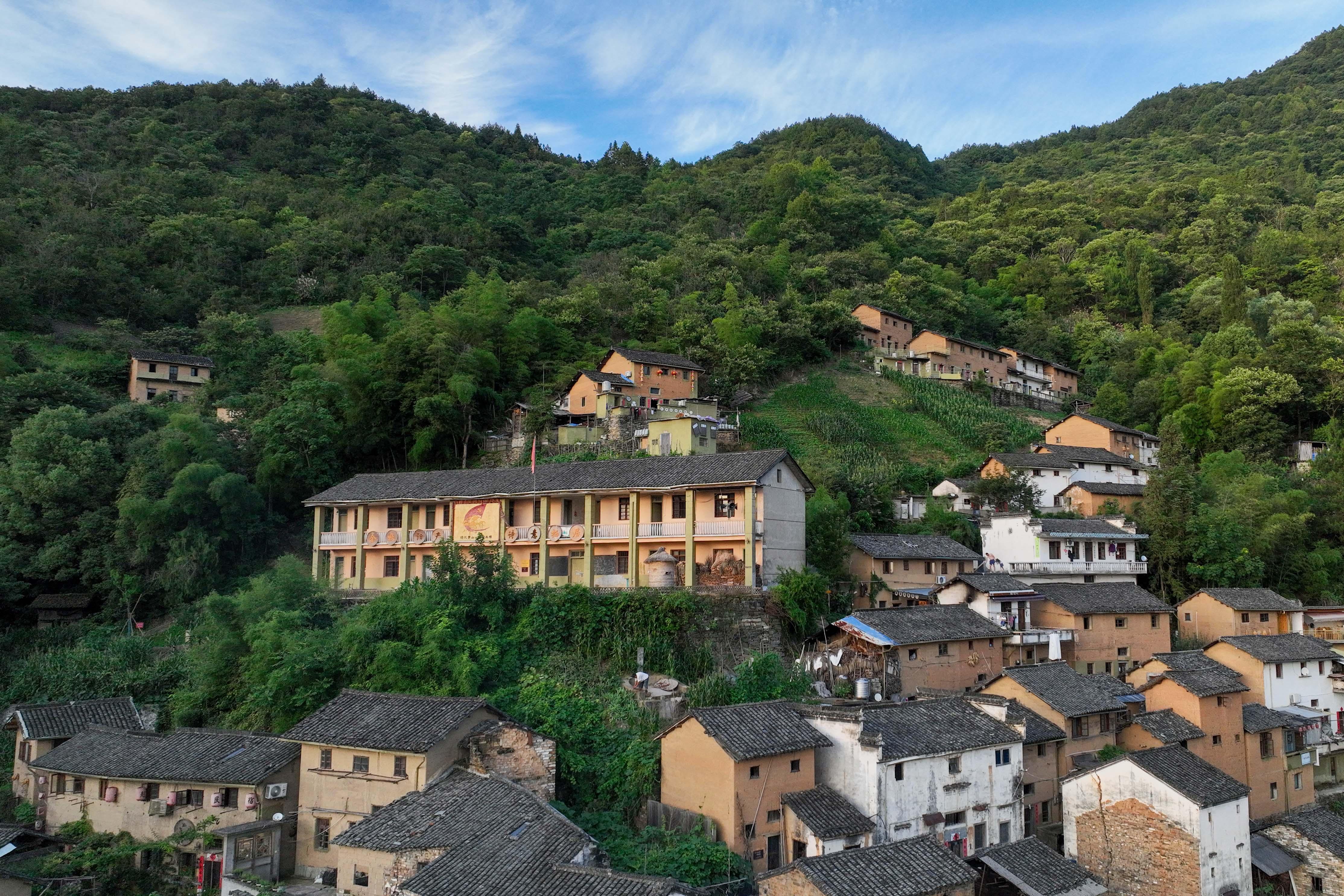 阳产土楼——Wen Qing.jpg