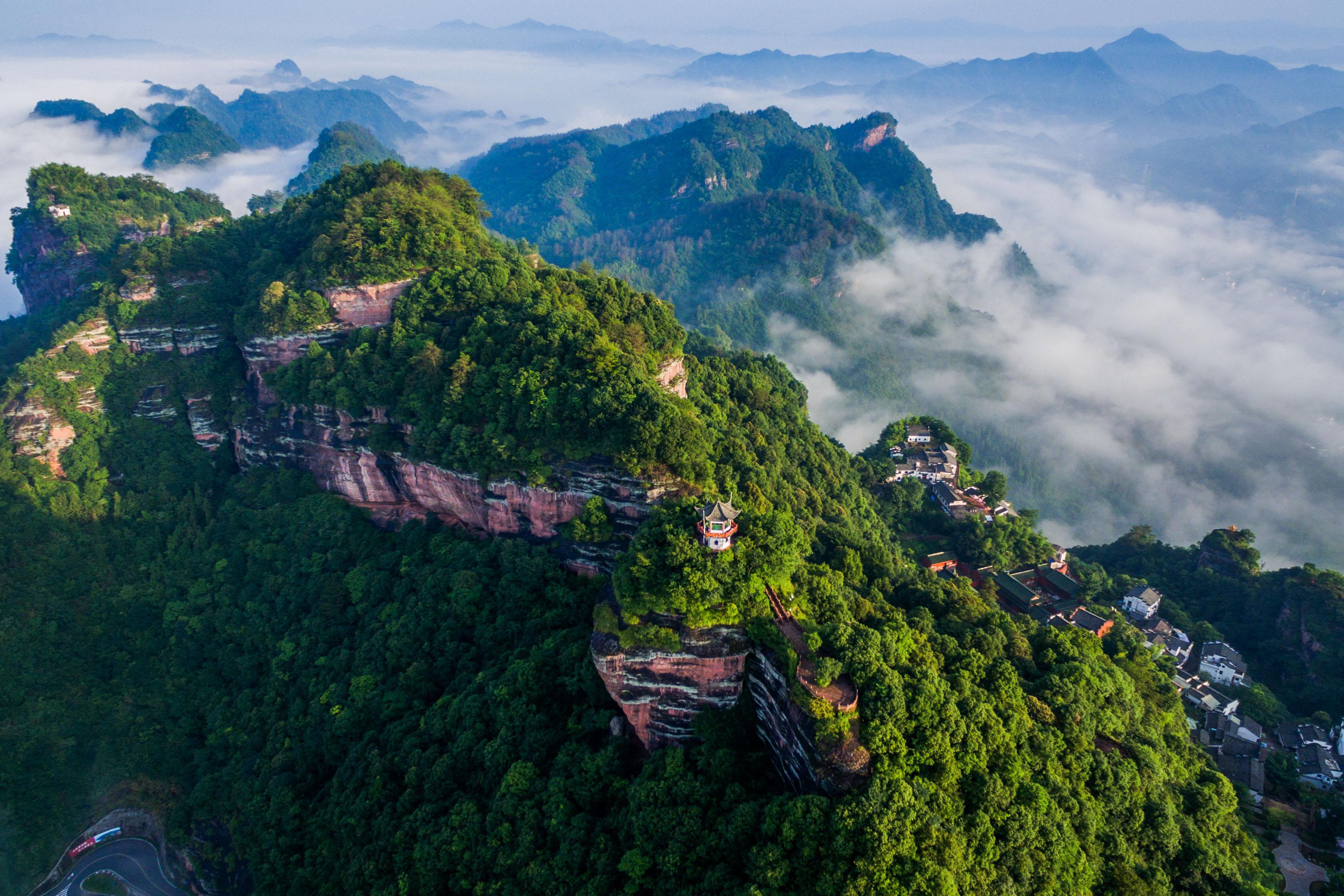 齐云山——Wen Qing.jpg